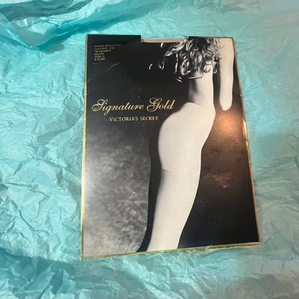 Victorias Secret Signature Gold Sheer Seduction Control Top Pantyhose Beige Sz A